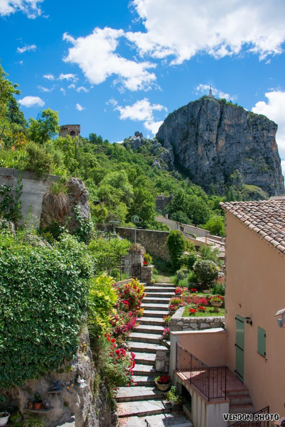 La Maison D'Eddy Et Caro Aux Portes Du Verdon Тригaнс Екстериор снимка