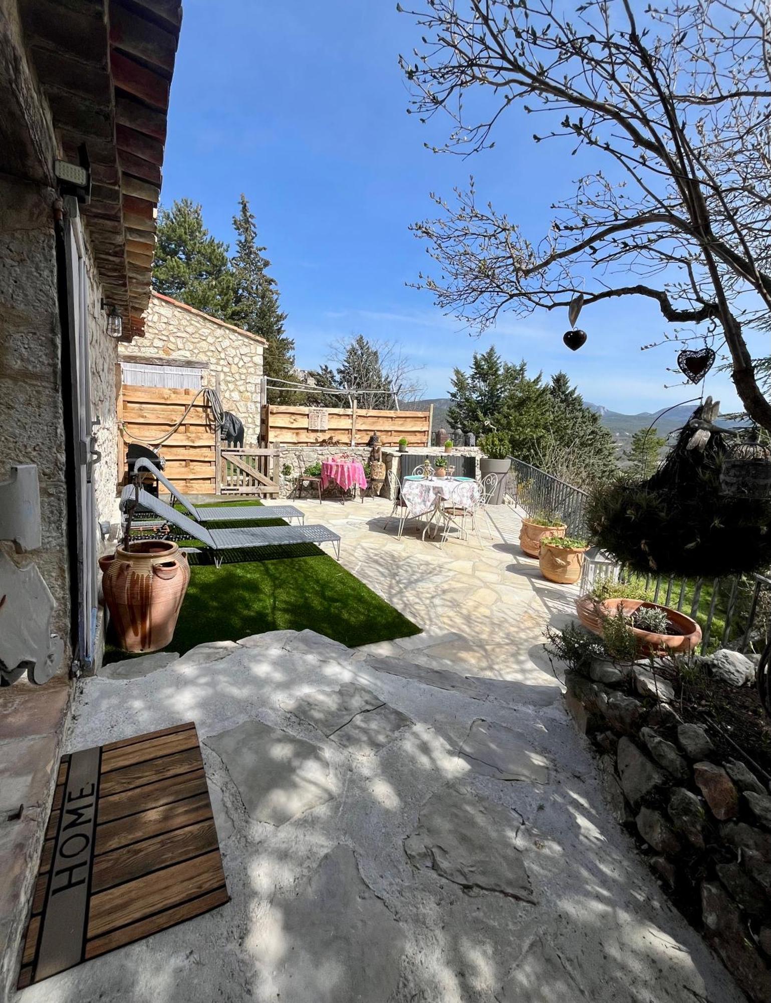 La Maison D'Eddy Et Caro Aux Portes Du Verdon Тригaнс Екстериор снимка